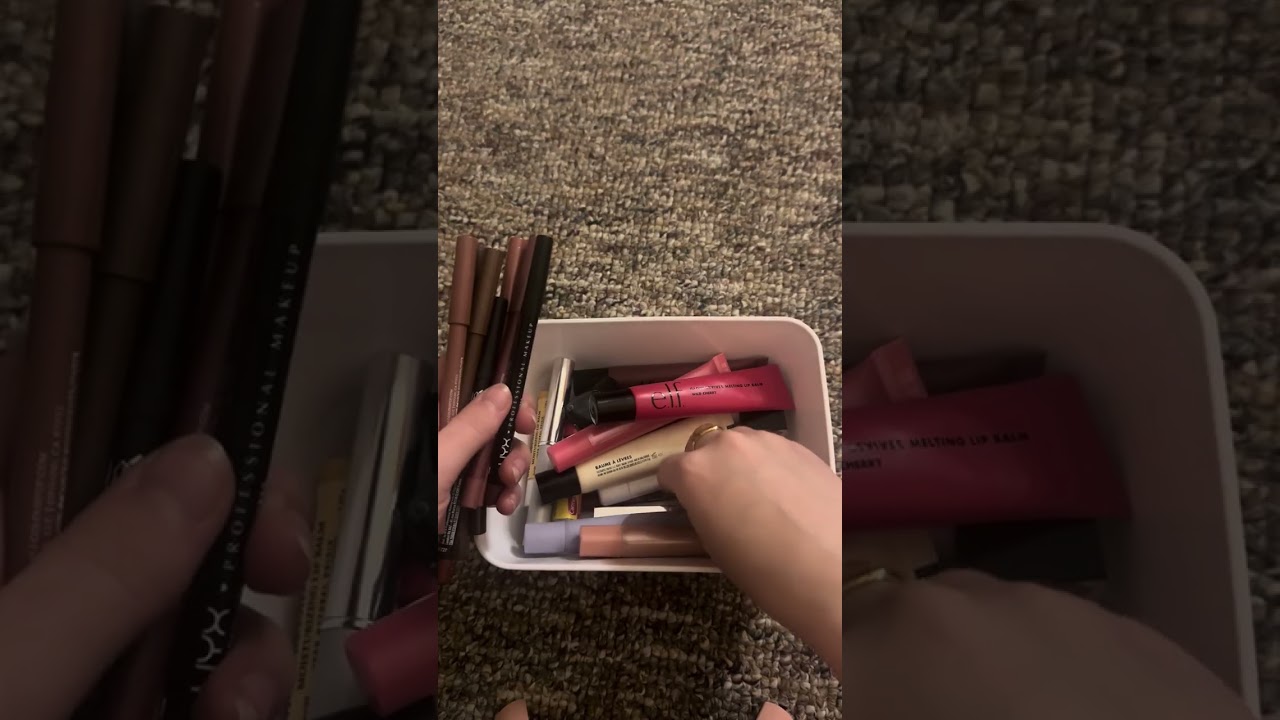 lip product rummaging💄