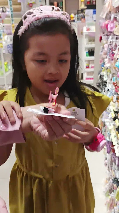 BELI JEPITAN RAMBUT DI YAYANG #yearofyou #youtubeshorts #shortsvideo #ytshorts #yayang #shorts