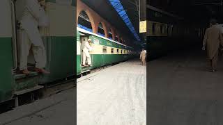 Jafar express lhr se Peshawar