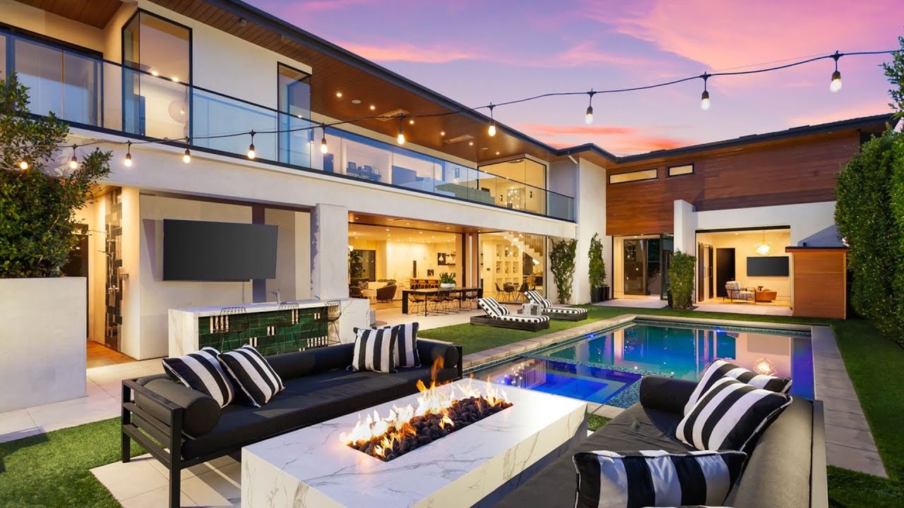 $9,999,995! BRAND NEW chic contemporary home in Newport Beach with the highest level of finishes