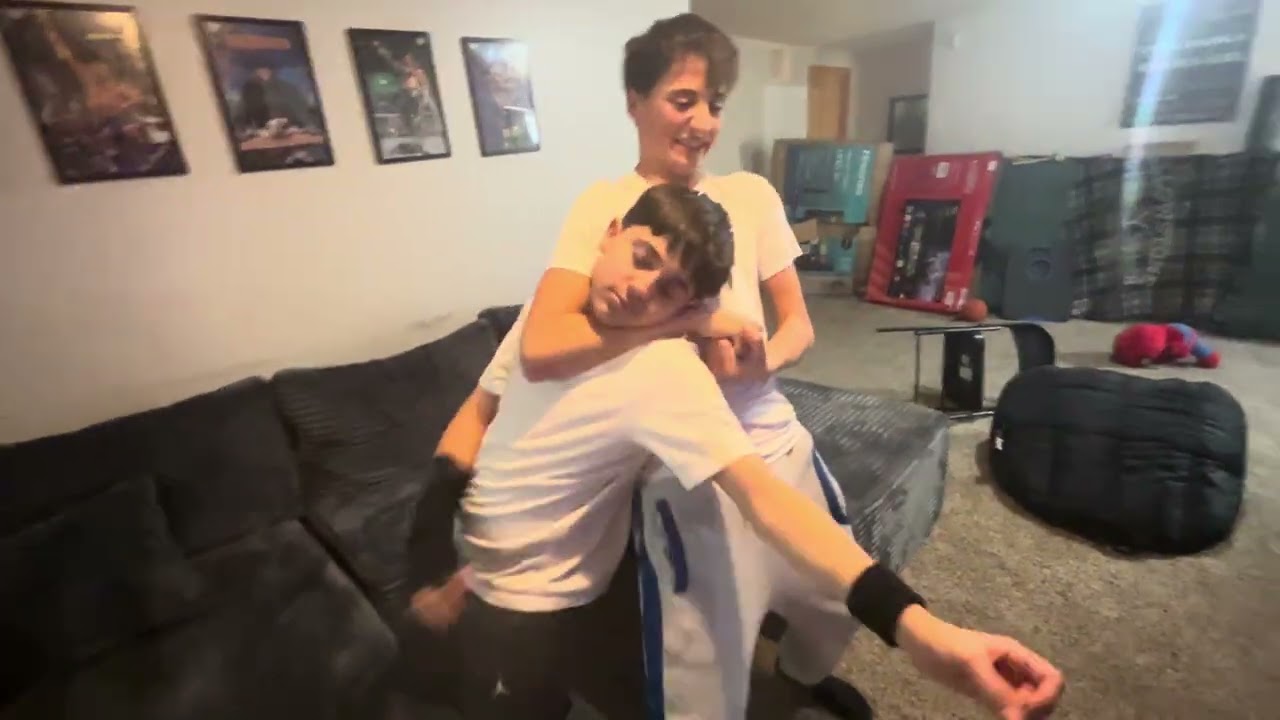 Wrestling Kingdom - 2 former competitors turned tag partners going 1-on-1