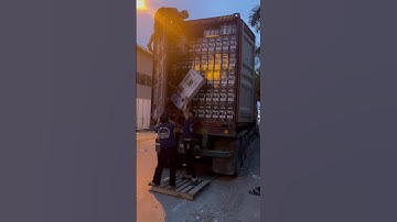 DỊch vụ bốc xếp hàng hóa container giá rẻ nhanh chóng, an toàn, tiết kiệm - Hưng Phát