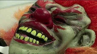 Stephen King steps in to calm the creepy clown craze