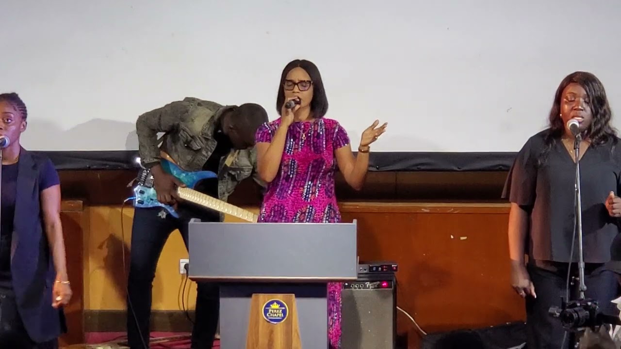 Jésus, tu es élevé - Lady Diam's (Live)