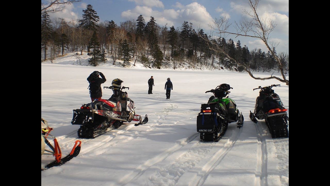 めちゃ速～沼 に着いたらいつの間にやら、ドラックレース？スノーモービル遊び 。（＾＾）Snowmobiling