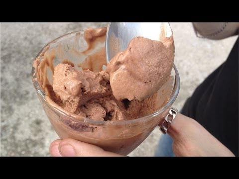 GELATO ALLA NUTELLA SENZA GELATIERA! (Nutella ice cream) [Le dolcezze di Viky]