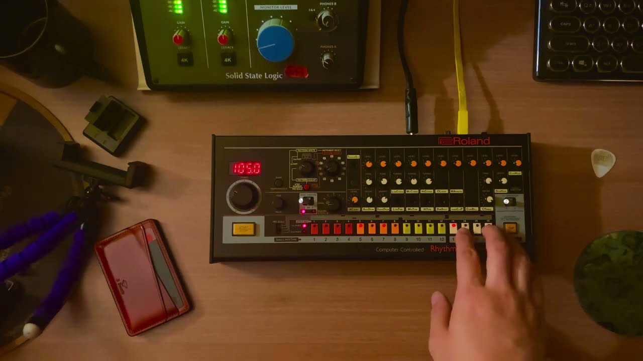 Roland | TR-08 with distortion