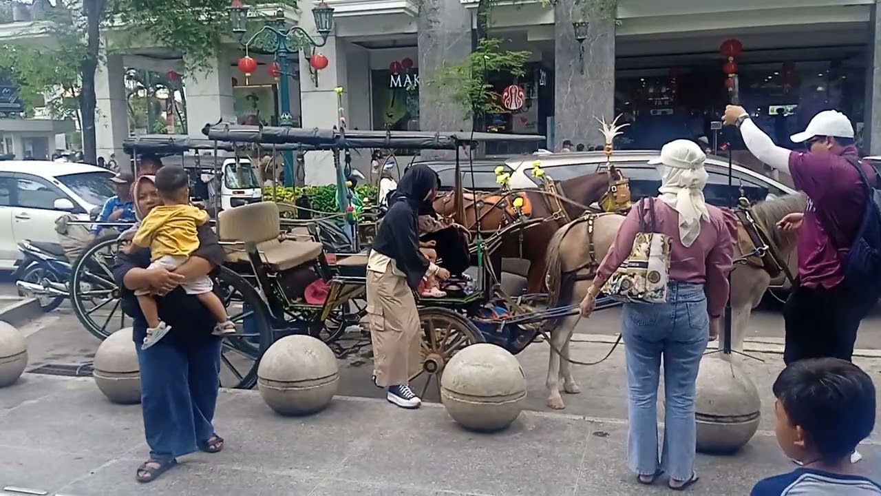 Suasana Malioboro di siang hari