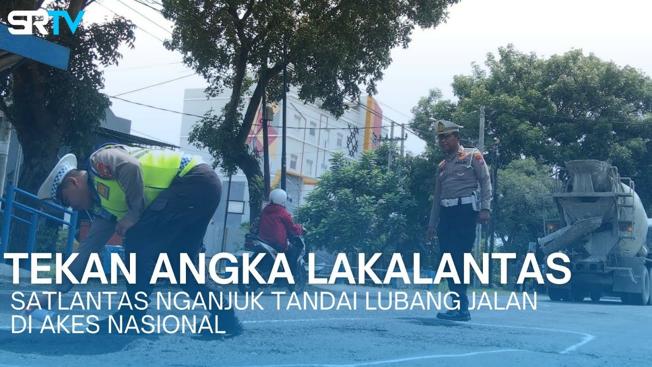 Jelang Mudik Lebaran, Satlantas Polres Nganjuk Tandai Jalan Berlubang dengan Cat Putih - SRTV