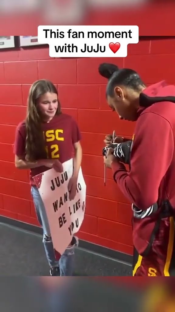 JuJu Watkins gifted this fan her game-worn sneakers ? (via @USCWomensBasketball/TT)