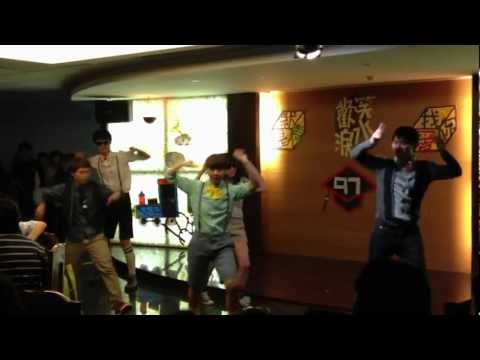 1010523-文化97級學長姐送舊表演-Lovey-Dovey+Oppa+郊遊郊很久