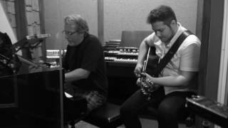 Download Lagu Levi Pelzer feat. Mark Oliverius - Seeing Someone (Acoustic Piano Version) MP3