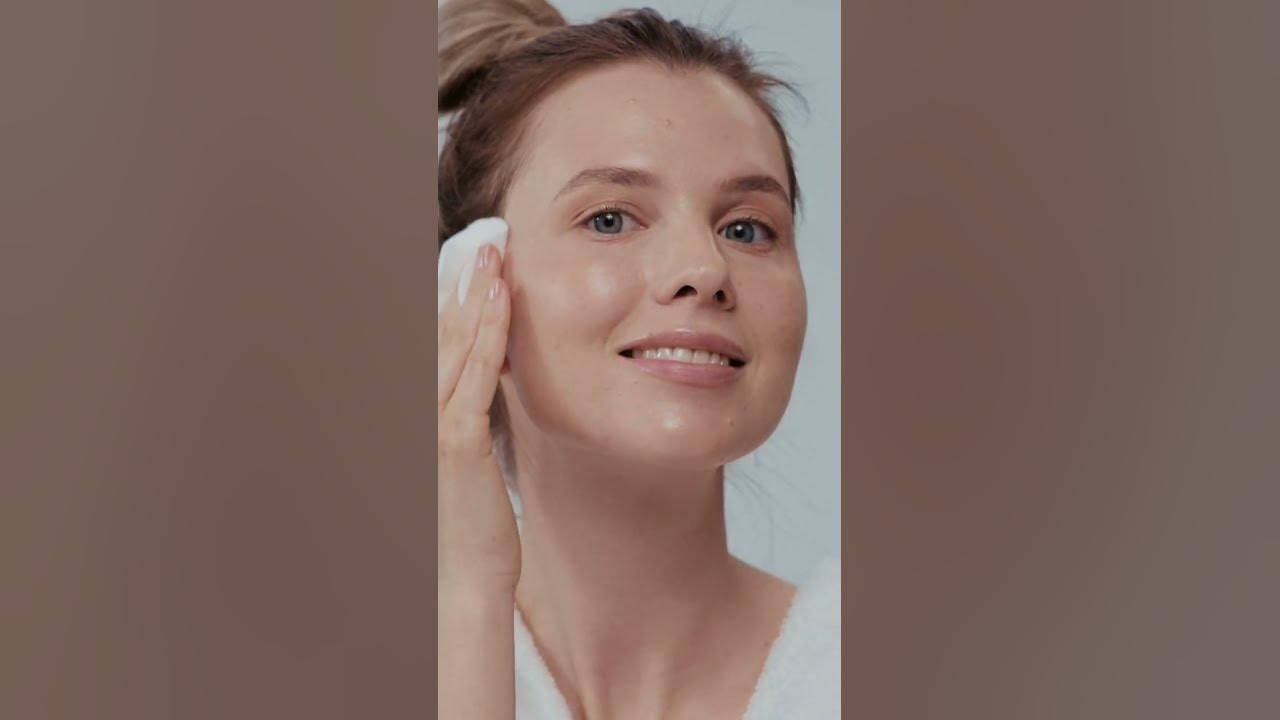 Рутина акне: мицеллярная вода Effaclar, крем Effaclar Duo(+), очищающий ...