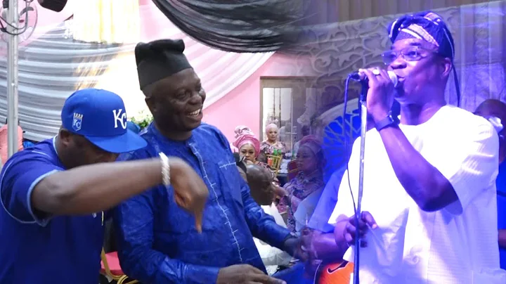 WATCH HOW VETERAN YORUBA ACTOR MR LATIN DANCE AWAY HIS SORROW AS K1 DE ULTIMATE PERFORM ON STAGE
