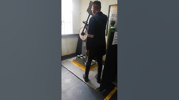 HOW TO PERFORM V-NOTCH IMPACT TEST ON MOUTON PENDULE DE CHARPY BY DROPPING AND SWINGING HEAVY HAMMER