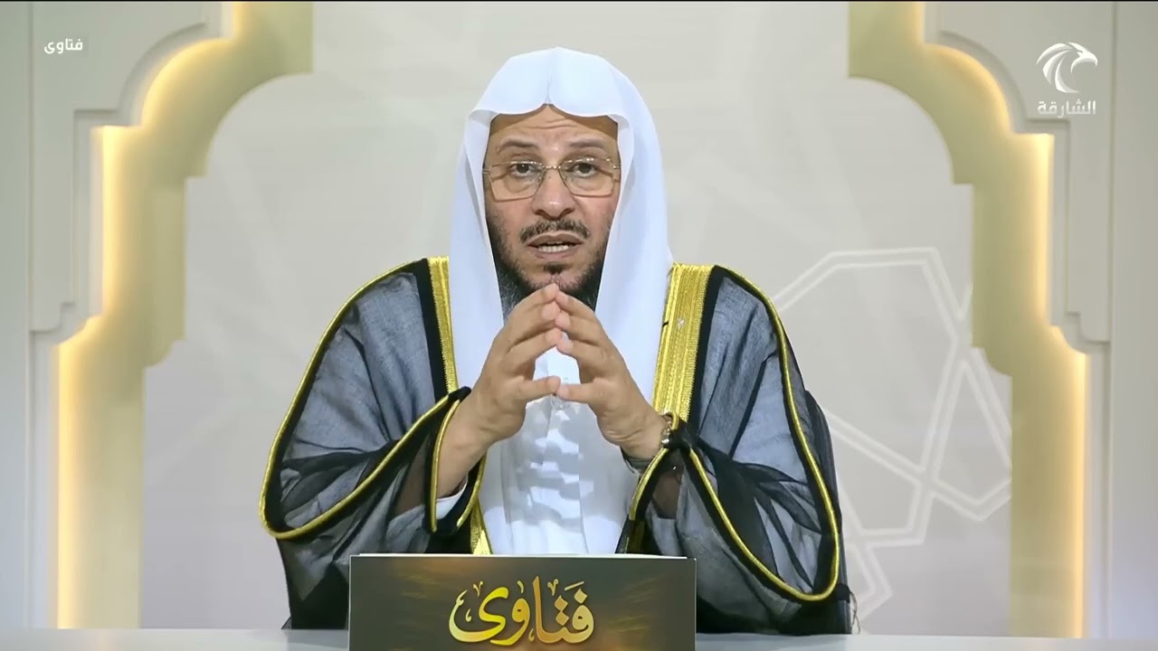 مديرة مدرسة قبلت هدايا من معلمة ولكنها لم تفضلها في التعامل ، فما حكم ذلك _ الشيخ عزيز فرحان