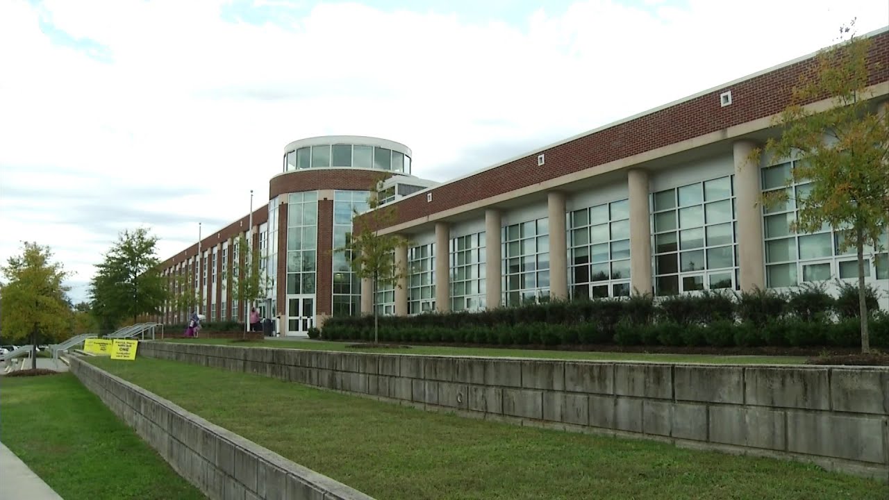 Planning commission approves new fieldhouse at Patrick Henry High