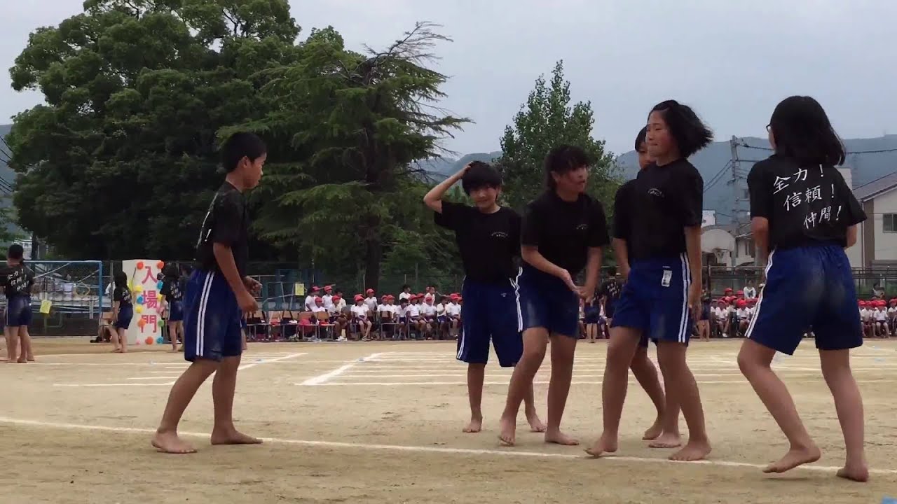 16泉小学校運動会 六年生組体操 Youtube