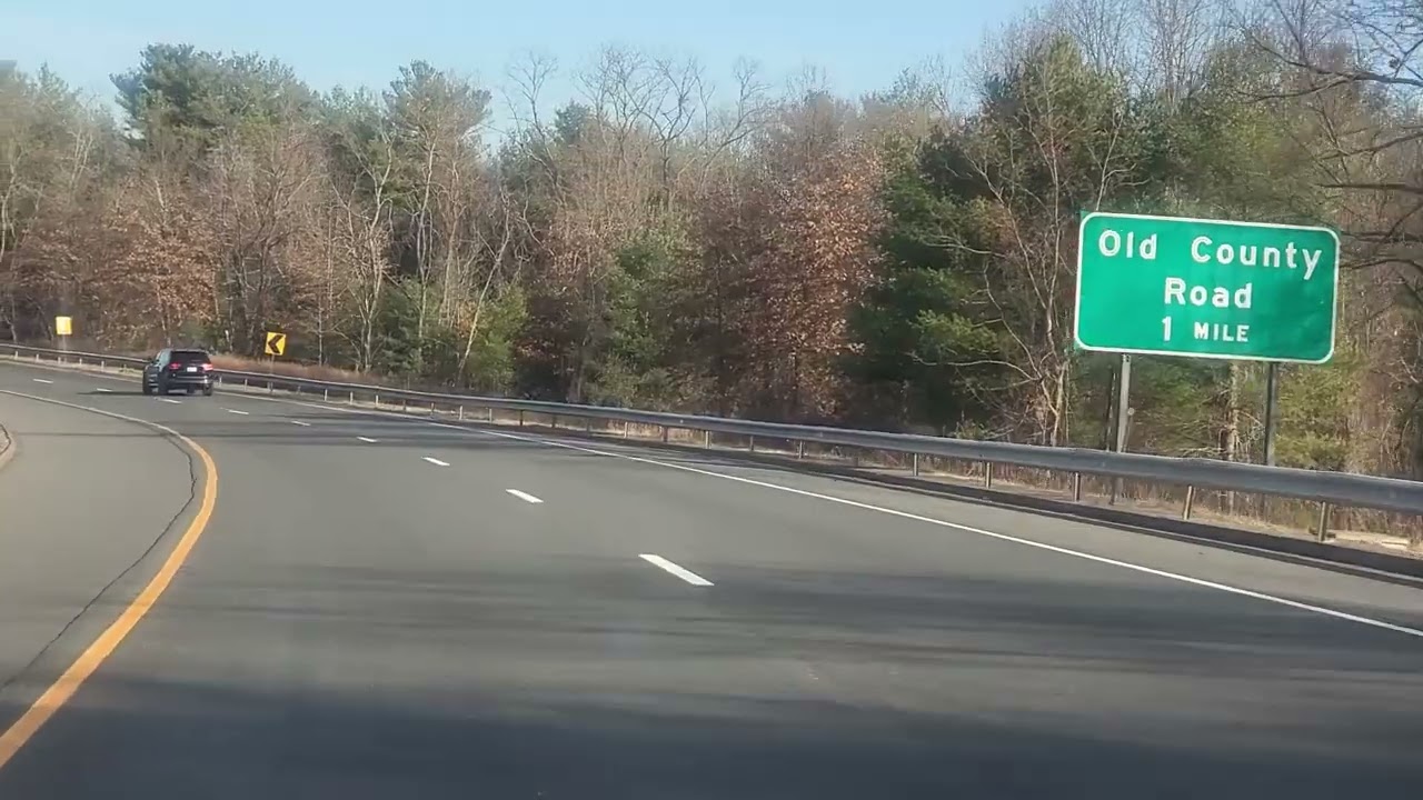 Hartford Connecticut to Bradley International Airport via I-91 North... the view from the highway