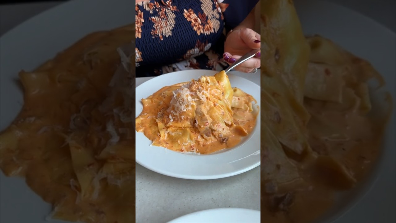 Come with us on a date to Bar Pitti in NYC’s Greenwich Village! 🍝💃🕺👌 #DEVOURPOWER