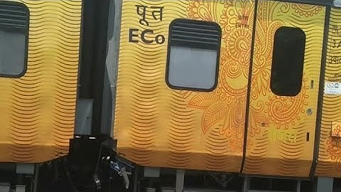 Bhubaneswar New Delhi Tejas Rajdhani Express via Adra Junction #indianrailways #tejas #express