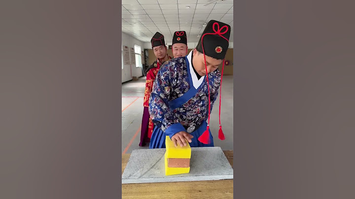 太帅了！猛男捏碎啤酒瓶So Cool! The Tough Guy Crushed The Beer Bottle#Kungfu #Wingchun #Funny #Stunt