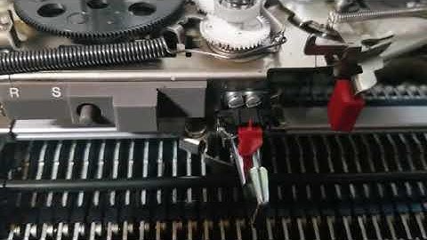 IBM Selectric II right margin does not stop the carriage / carrier.