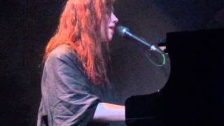 [Full Gig] Soap&Skin in Moscow - 4 of 18: Cynthia (15.02.13, Moscow HALL)