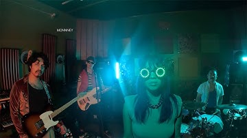 veronicavon - MONNNEY (Official Video)