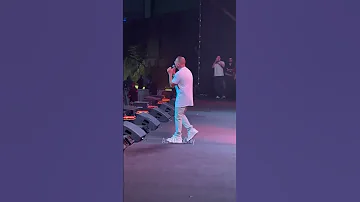 لأ متقلقش انت أبدا من حفل الرياض قبل قليل 