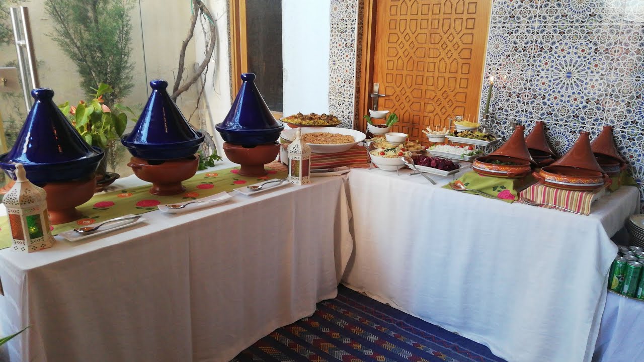 عراضة مغربية  في بلاد الغربة متولة تحمر الوجه/ أفكار/ترتيب/تنظيم