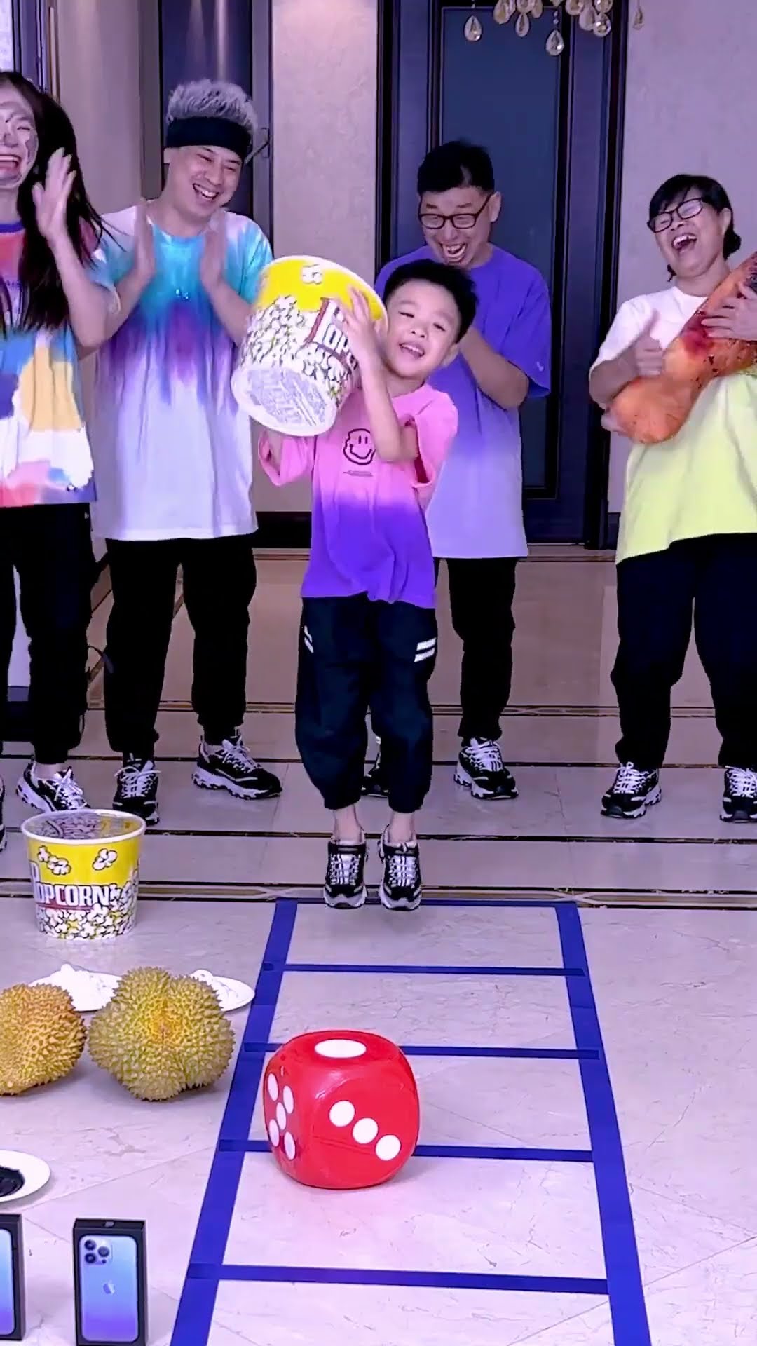 Hopscotch Challenge, Fun, See Who Has The Biggest Point?#Christmas #Funnyfamily #Partygames #Funny