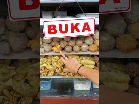 Video: Indonesialaisen ruoan syöminen rannalla Jimbaranissa, Balilla