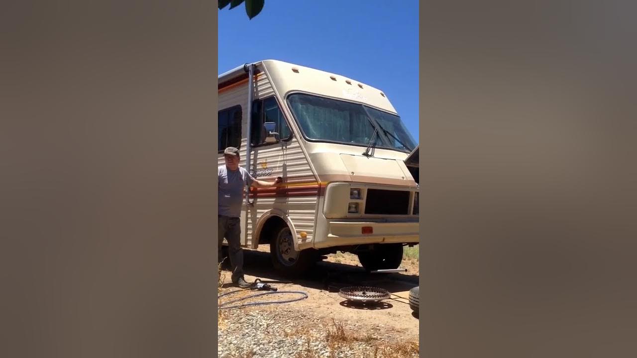 1989 Bounder Motorhome Tire change YouTube