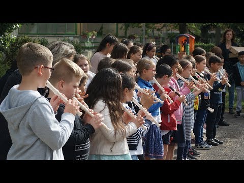 Zene világnapja 2019 - A kiskórus előadása