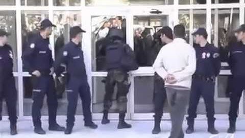 Ja si e hap deren Polici !!! [HQ].mp4