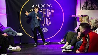 Stand up-karrieren tager fart | Pipfugl og gulerødder 3:3