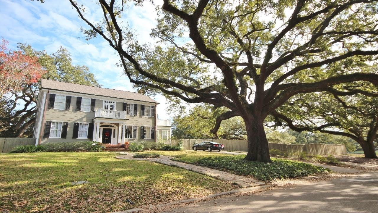East Lakeshore Drive Baton Rouge Homes Fronting Golf Course YouTube