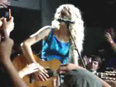 Taylor Swift concert in Laffayette, La