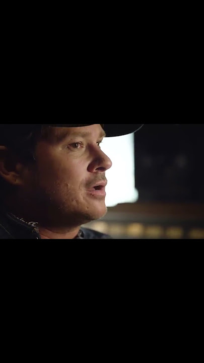 Does Tom Delonge Believe Blink 182 Is Punk?