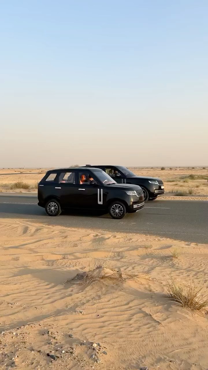 Which would you rather drive? ? #racing #rangerover #china