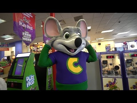 chuck-e-cheese-april-2018-let's-play-cute-and-funny-moments