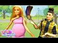 Vidéo pour filles. Barbie enceinte se sent mal! Les caprices de la poupée