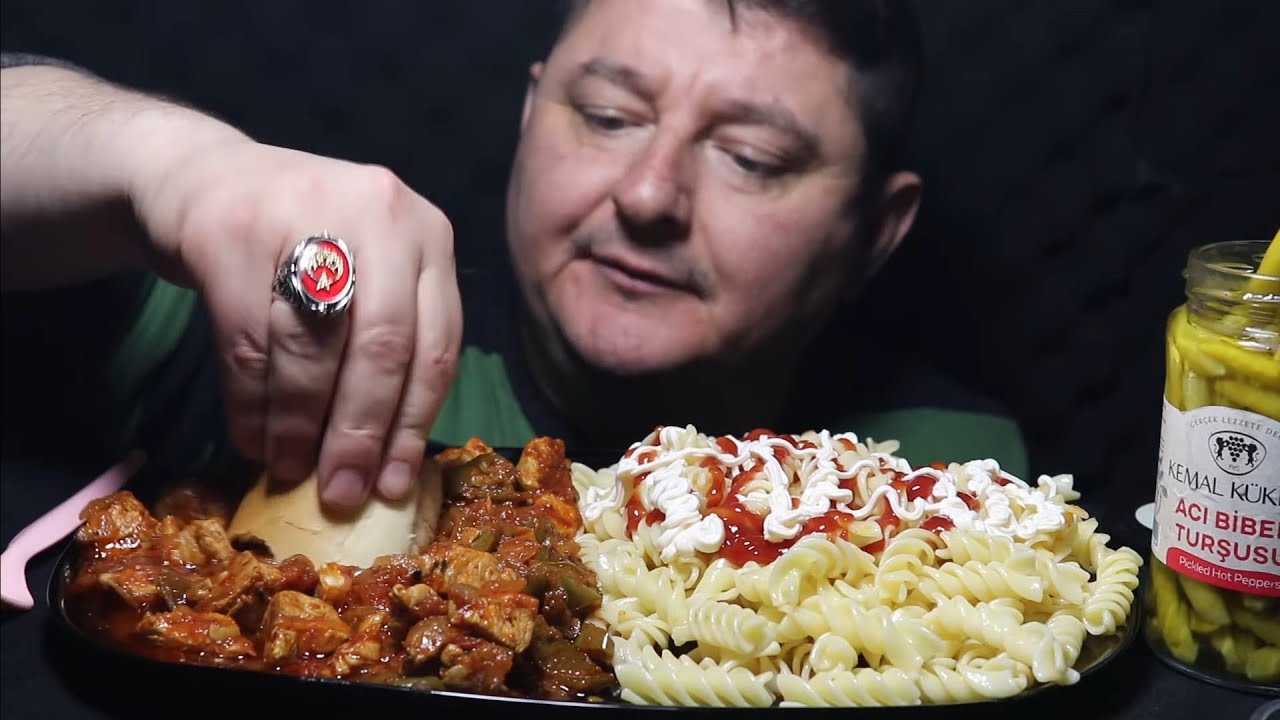 ASMR Makarna Tavuk Sote Acı Biber turşusu Mükemmel yemek sesleri ASMR