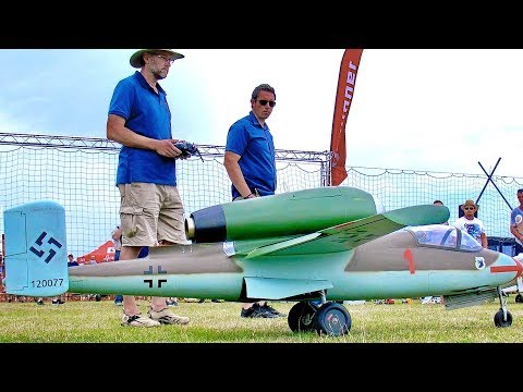 BIG RC HEINKEL HE-162 VOLKSJÄGER SCALE MODEL TURBINE JET FLIGHT DEMONSTRATION