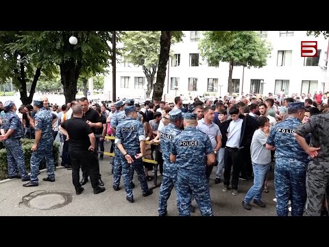 Լաչինի միջանցքը բացելու «հստակ որոշման» են սպասում Արցախում. Փաշինյան-Ալիև հանդիպում՝ երկու օրից