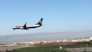 Ryanair Boeing 737-8AS EI-EFP landing at Barcelona El Prat