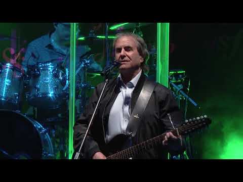 كريس دي بيرغ- مسرح المجاز |Chris De Burgh: Sailing Away/Ship to Shore/Africa - Al Majaz Amphitheatre