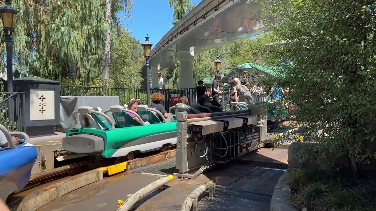 20250901 0907 DLR51 DVC MEMBER LOUNGE Matterhorn Bobsleds 