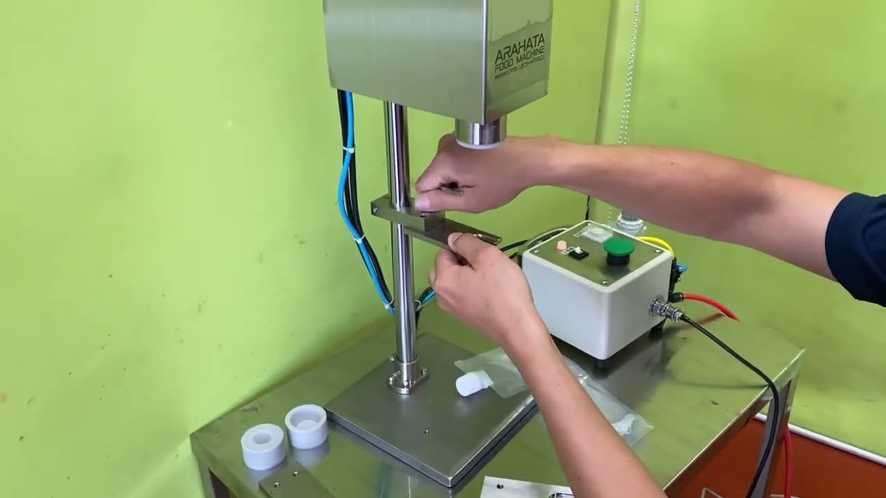 キャッパー・打栓機・スパウトキャッパー | 充填機‐アラハタフードマシン